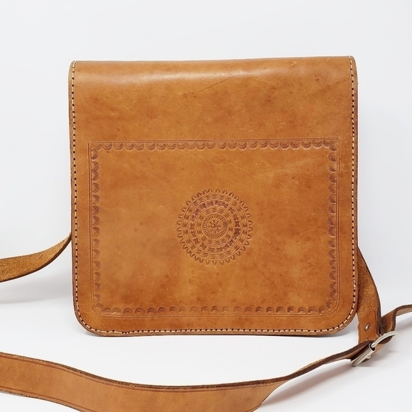 Tooled leather purse - Picture 3 of 7